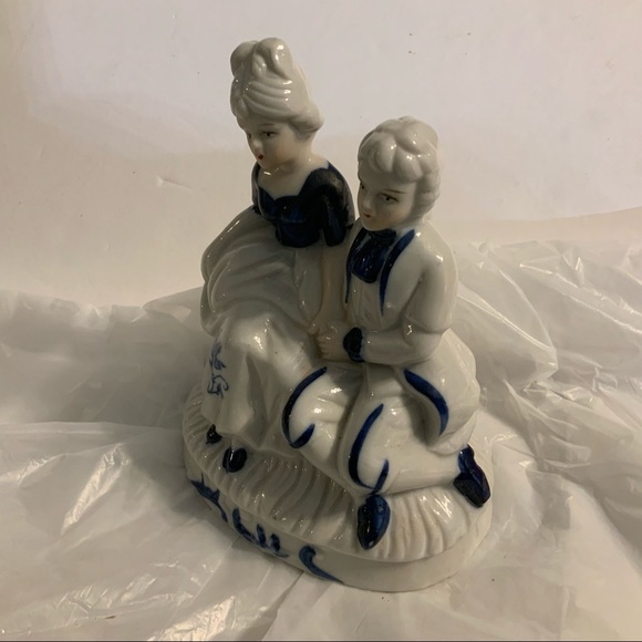 DeVille Delft Style Man & Woman Figurine vintage Taiwan - Picture 4 of 10